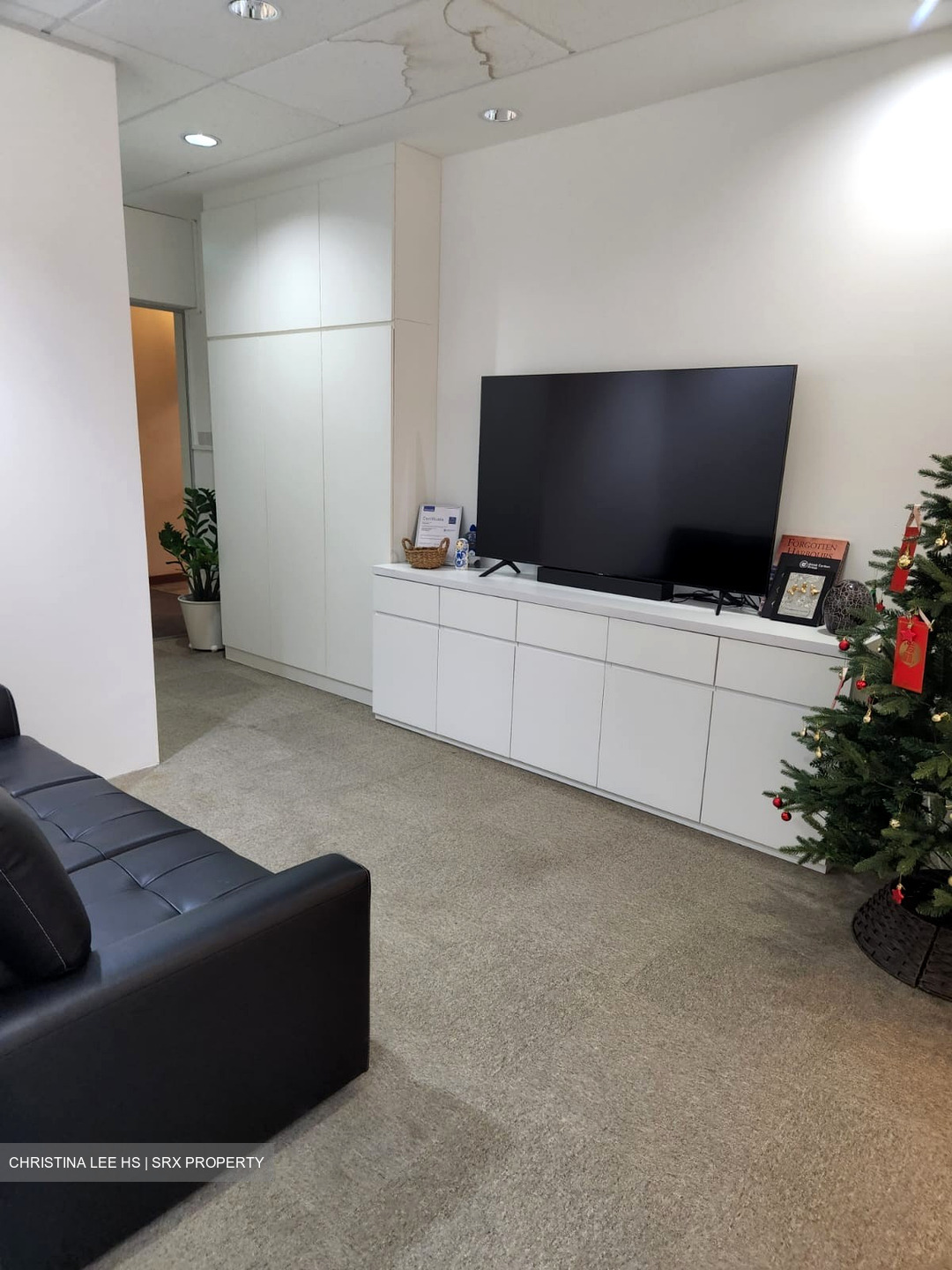 Samsung Hub (D1), Office #541082101